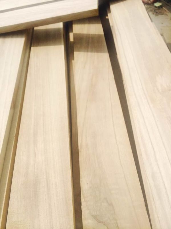 Wewnętrzne panele z litego drewna Dekoracja w kolorze brzozy Naturalna Paulownia 100-2500 mm