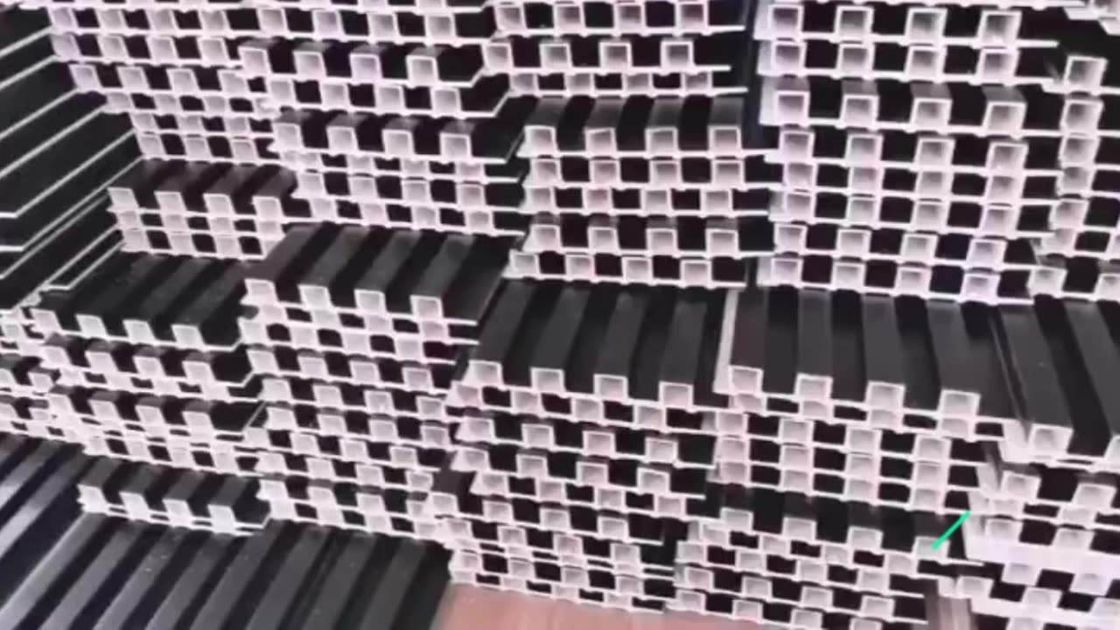 Ognioodporne panele działowe B1 wpc Wpc Dekoracyjny panel ścienny Certyfikat ISO