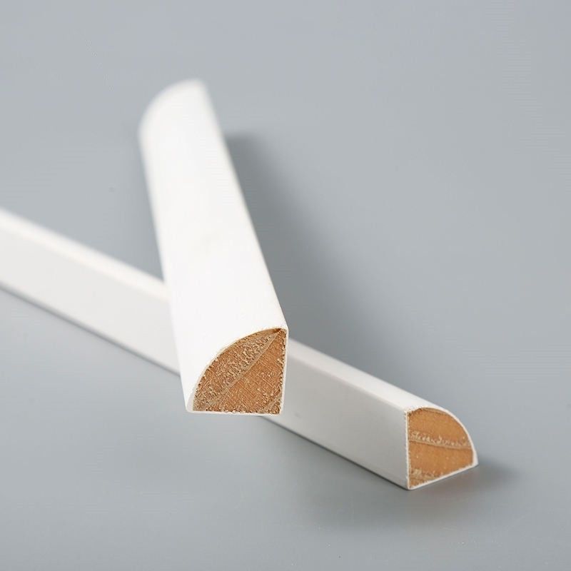 Ćwierćokrągłe listwy drewniane zagruntowane do dekoracji budynków