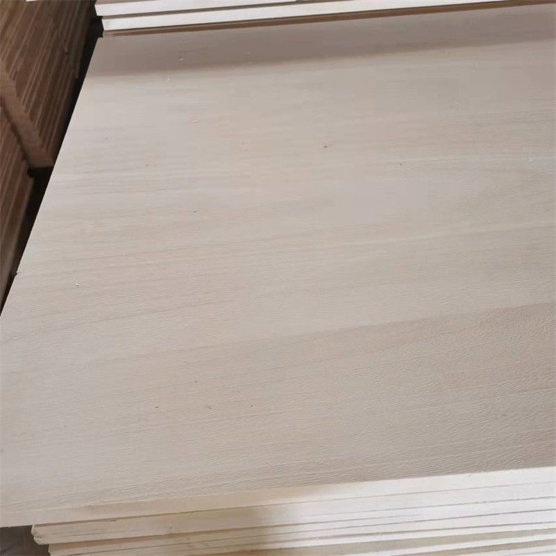 Ceny hurtowe 4 * 8ft 18mm deski z drewna sosnowego z palcem złożonym z gumowego brzegu sosnowego Nowa Zelandia deski z masywnego drewna do mebli