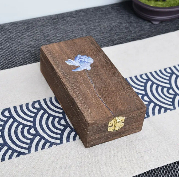 Niestandardowa wielobarwna Paulownia Masywna drewniana skrzynka biżuterii do przechowywania prezentów