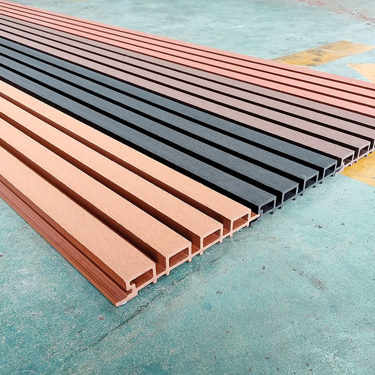 Zewnętrzne panele koekstruzyjne Wnętrze Dekoracja PVC Panele ścienne wodoodporne Kompozytowe pokrycie ścienne WPC