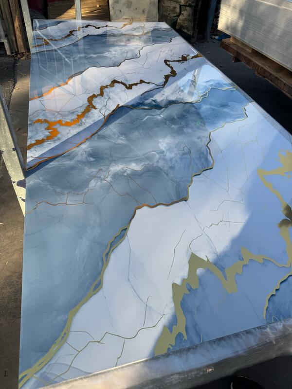 Fabryczna bezpośrednia dostawa 2,5 mm 2,8 mm grubość 4 * 8 stóp PVC marmurowy arkusz płyt UV wodoodporny opóźniający płomień anty-szramy