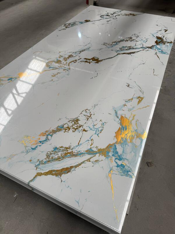 Fabryczna bezpośrednia dostawa 2,5 mm 2,8 mm grubość 4 * 8 stóp PVC marmurowy arkusz płyt UV wodoodporny opóźniający płomień anty-szramy