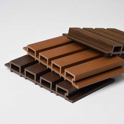 Wewnętrzny panel ścienny WPC z włókna bambusowego 168 * 22 mm odporny na zarysowania