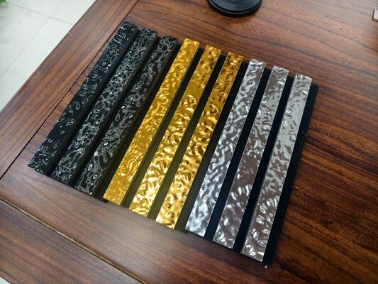 Certyfikowany nowoczesny projekt Akustyczny panel ścienny dźwiękoszczelny 3D PET Film Wodny Wałęsa dźwięk-absorbujący Slat Grille Dekoracyjny panel