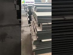 Inwentaryzacja paneli ściennych WPC i załadunek ciężarówkami